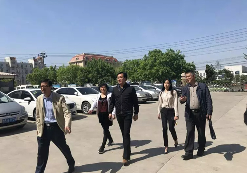 青岛市总工会对李沧区总工会维权工作进行调研